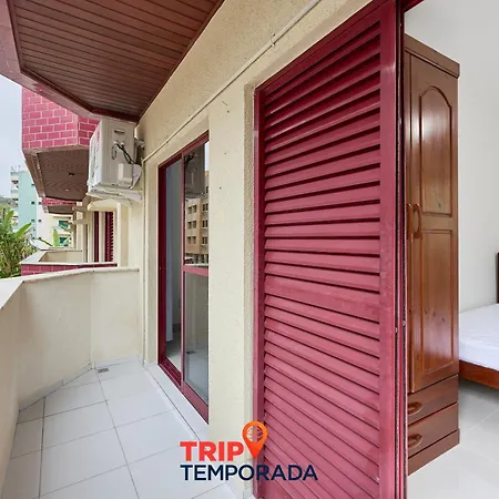 Apartamento espaçoso com ar condicionado e Wi-fi, a 100 metros da praia - Edifício Estoril-2